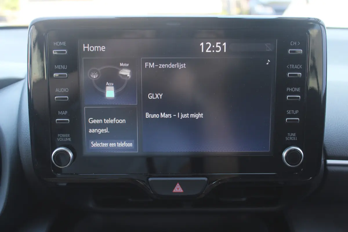 1.5 Hybrid Active l Adaptief Cruise Control l Lane Assist l Achteruitrijcamera l Climate control l Apple carplay/ android auto l Elektrisch inklapbare buitenspiegels l Verwarmbare Spiegels