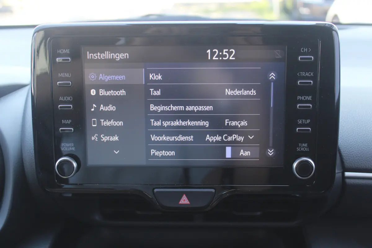 1.5 Hybrid Active l Adaptief Cruise Control l Lane Assist l Achteruitrijcamera l Climate control l Apple carplay/ android auto l Elektrisch inklapbare buitenspiegels l Verwarmbare Spiegels