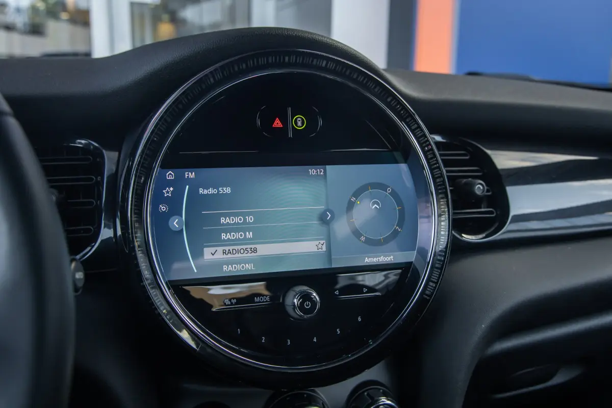 Camden Edition 33 kWh | Apple Carplay/Android Auto | Parkeersensoren | FULL Led | Navi | Lederen Bekleding | Afwijkende dakkleur | Airco (automatisch) | Apple Carplay/Android Auto|telefoonin