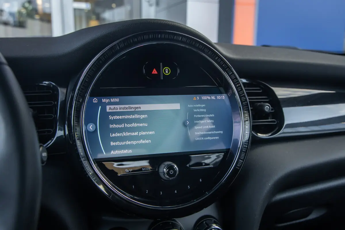 Camden Edition 33 kWh | Apple Carplay/Android Auto | Parkeersensoren | FULL Led | Navi | Lederen Bekleding | Afwijkende dakkleur | Airco (automatisch) | Apple Carplay/Android Auto|telefoonin
