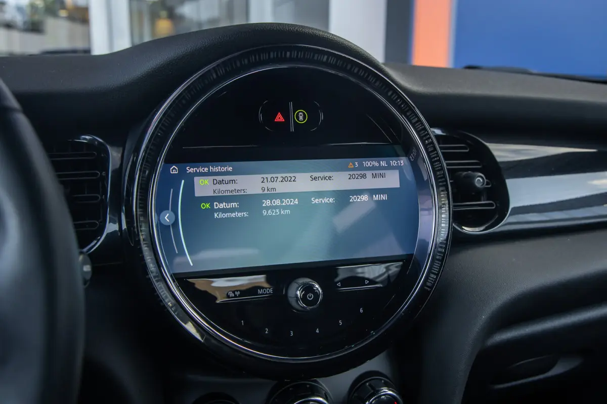 Camden Edition 33 kWh | Apple Carplay/Android Auto | Parkeersensoren | FULL Led | Navi | Lederen Bekleding | Afwijkende dakkleur | Airco (automatisch) | Apple Carplay/Android Auto|telefoonin