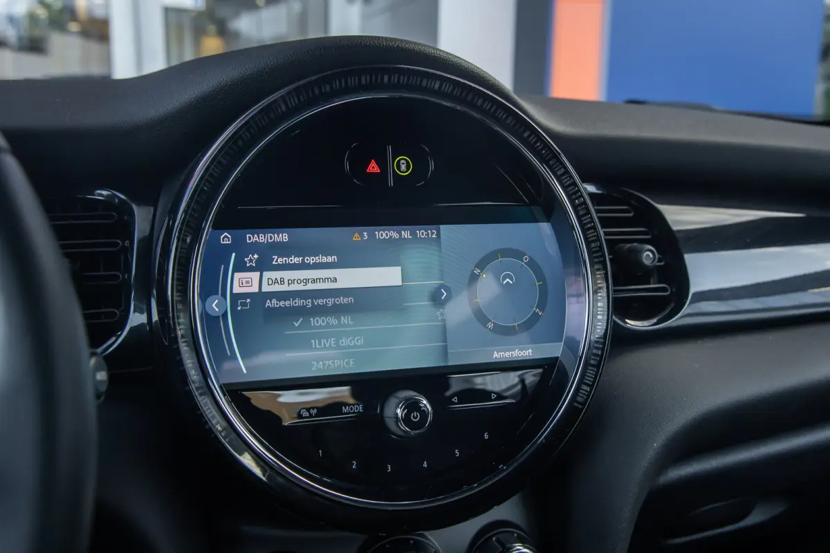 Camden Edition 33 kWh | Apple Carplay/Android Auto | Parkeersensoren | FULL Led | Navi | Lederen Bekleding | Afwijkende dakkleur | Airco (automatisch) | Apple Carplay/Android Auto|telefoonin