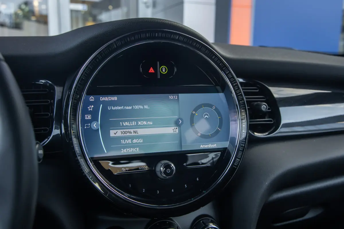 Camden Edition 33 kWh | Apple Carplay/Android Auto | Parkeersensoren | FULL Led | Navi | Lederen Bekleding | Afwijkende dakkleur | Airco (automatisch) | Apple Carplay/Android Auto|telefoonin