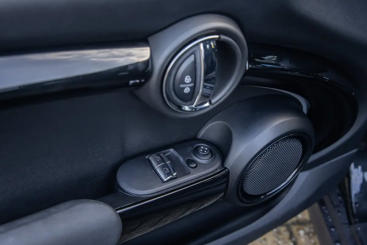 Camden Edition 33 kWh | Apple Carplay/Android Auto | Parkeersensoren | FULL Led | Navi | Lederen Bekleding | Afwijkende dakkleur | Airco (automatisch) | Apple Carplay/Android Auto|telefoonin