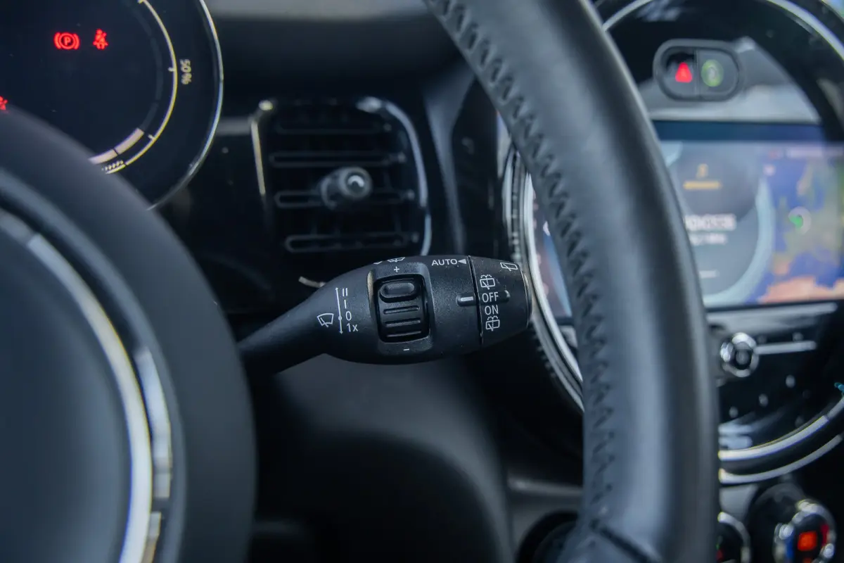 Camden Edition 33 kWh | Apple Carplay/Android Auto | Parkeersensoren | FULL Led | Navi | Lederen Bekleding | Afwijkende dakkleur | Airco (automatisch) | Apple Carplay/Android Auto|telefoonin