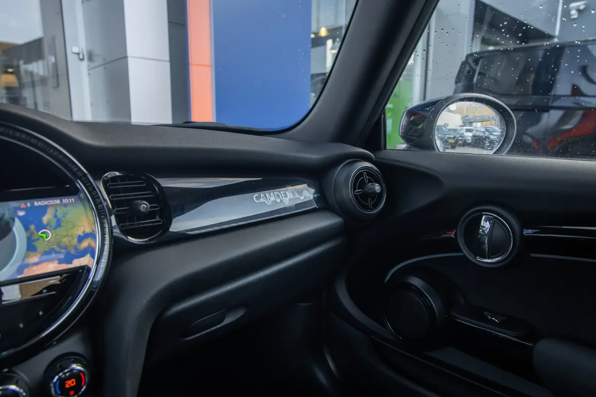 Camden Edition 33 kWh | Apple Carplay/Android Auto | Parkeersensoren | FULL Led | Navi | Lederen Bekleding | Afwijkende dakkleur | Airco (automatisch) | Apple Carplay/Android Auto|telefoonin
