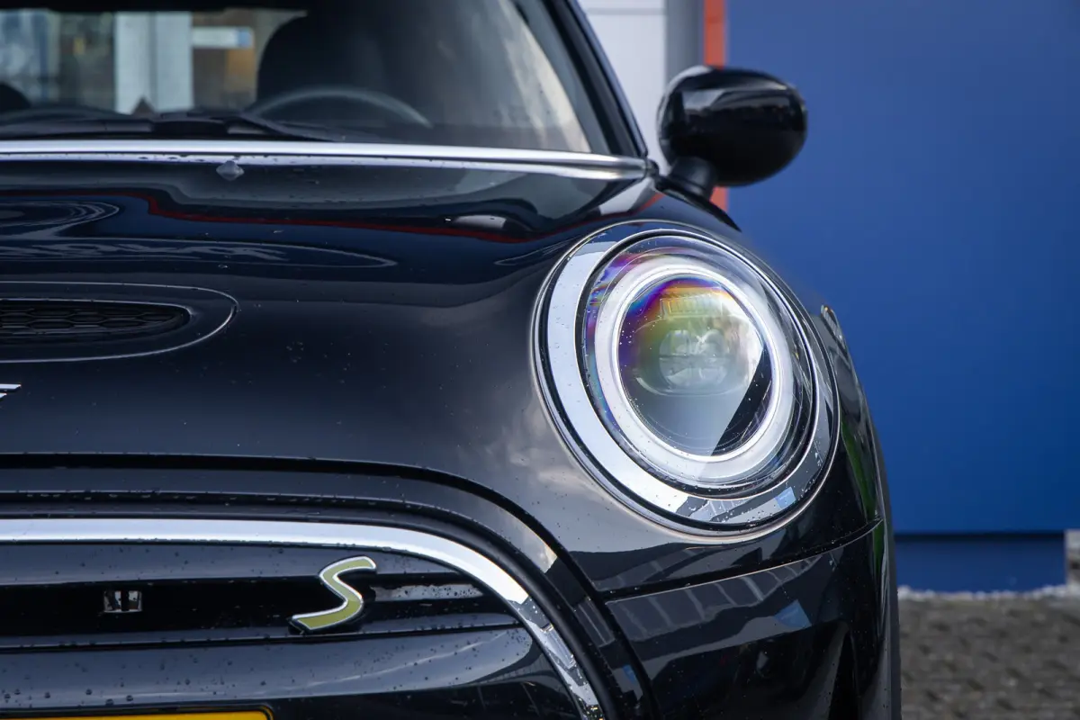 Camden Edition 33 kWh | Apple Carplay/Android Auto | Parkeersensoren | FULL Led | Navi | Lederen Bekleding | Afwijkende dakkleur | Airco (automatisch) | Apple Carplay/Android Auto|telefoonin
