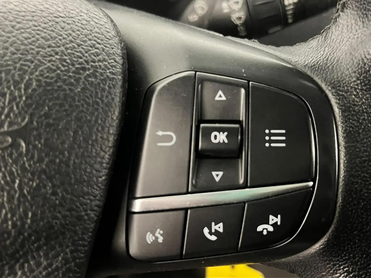 280 2.0 TDCI L1H1 Trend Airco Standkachel Stoelverwarming Achterklep Trekhaak Parkeersensoren DAB+
