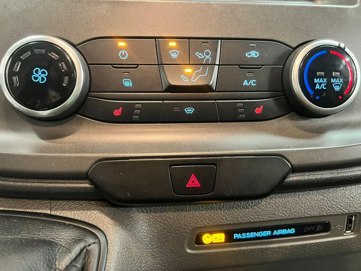 280 2.0 TDCI L1H1 Trend Airco Standkachel Stoelverwarming Achterklep Trekhaak Parkeersensoren DAB+