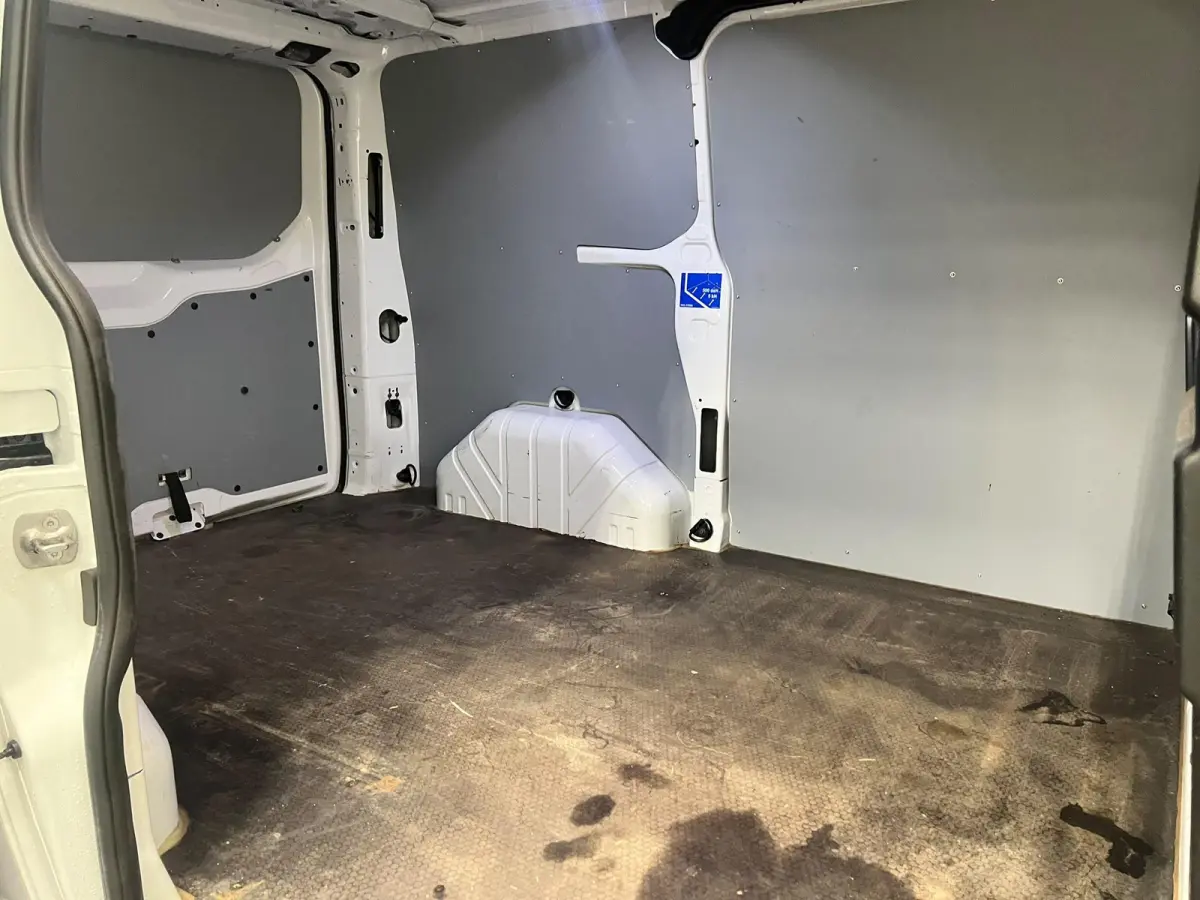 280 2.0 TDCI L1H1 Trend Airco Standkachel Stoelverwarming Achterklep Trekhaak Parkeersensoren DAB+