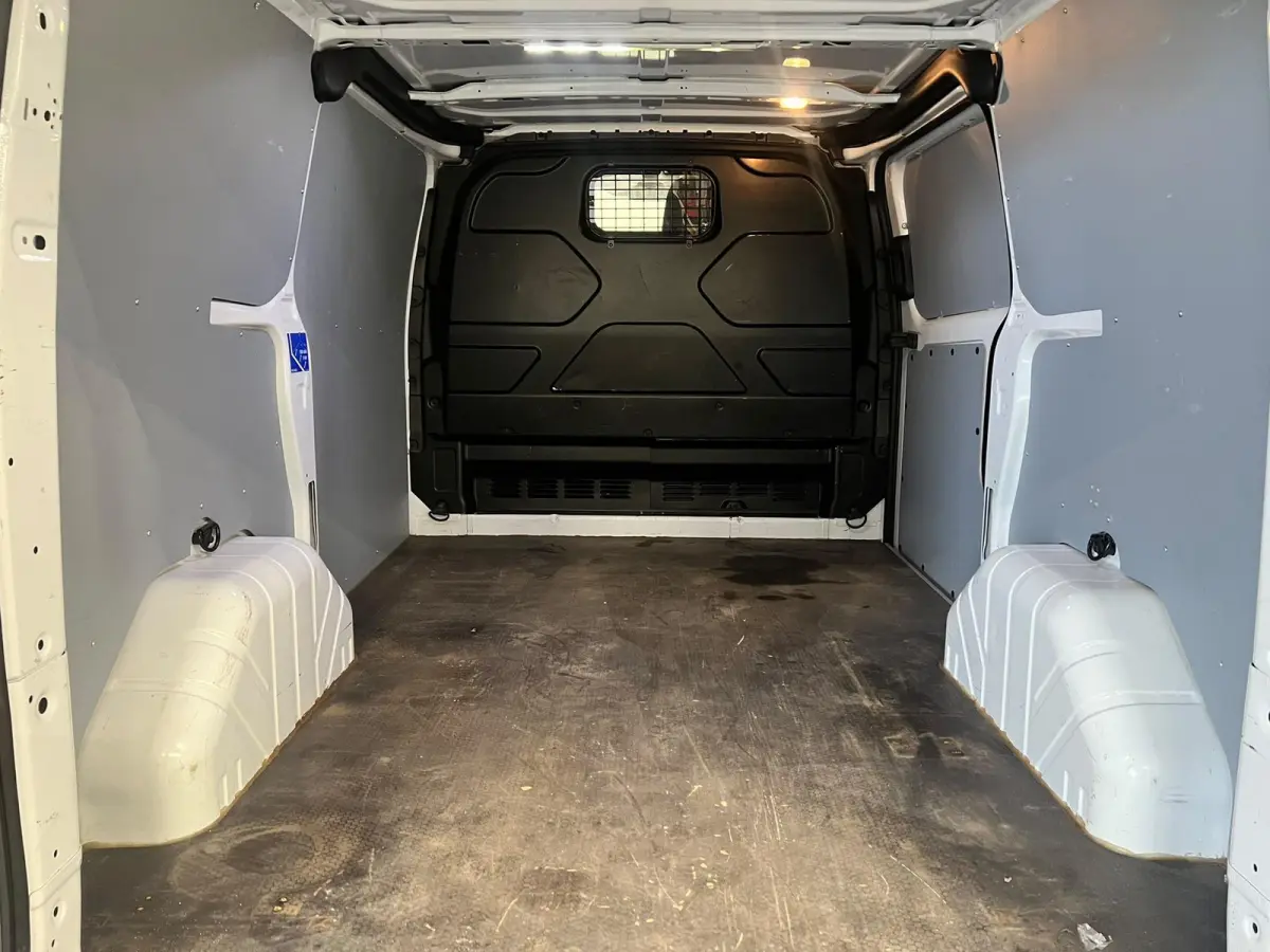 280 2.0 TDCI L1H1 Trend Airco Standkachel Stoelverwarming Achterklep Trekhaak Parkeersensoren DAB+