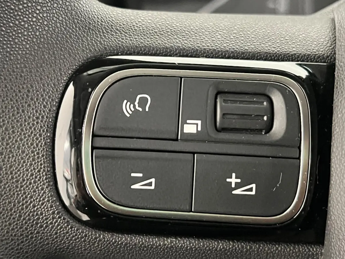 1.5 BlueHDi 100PK L2 Airco Cruise Control Navigatie Apple Carplay/Android Auto