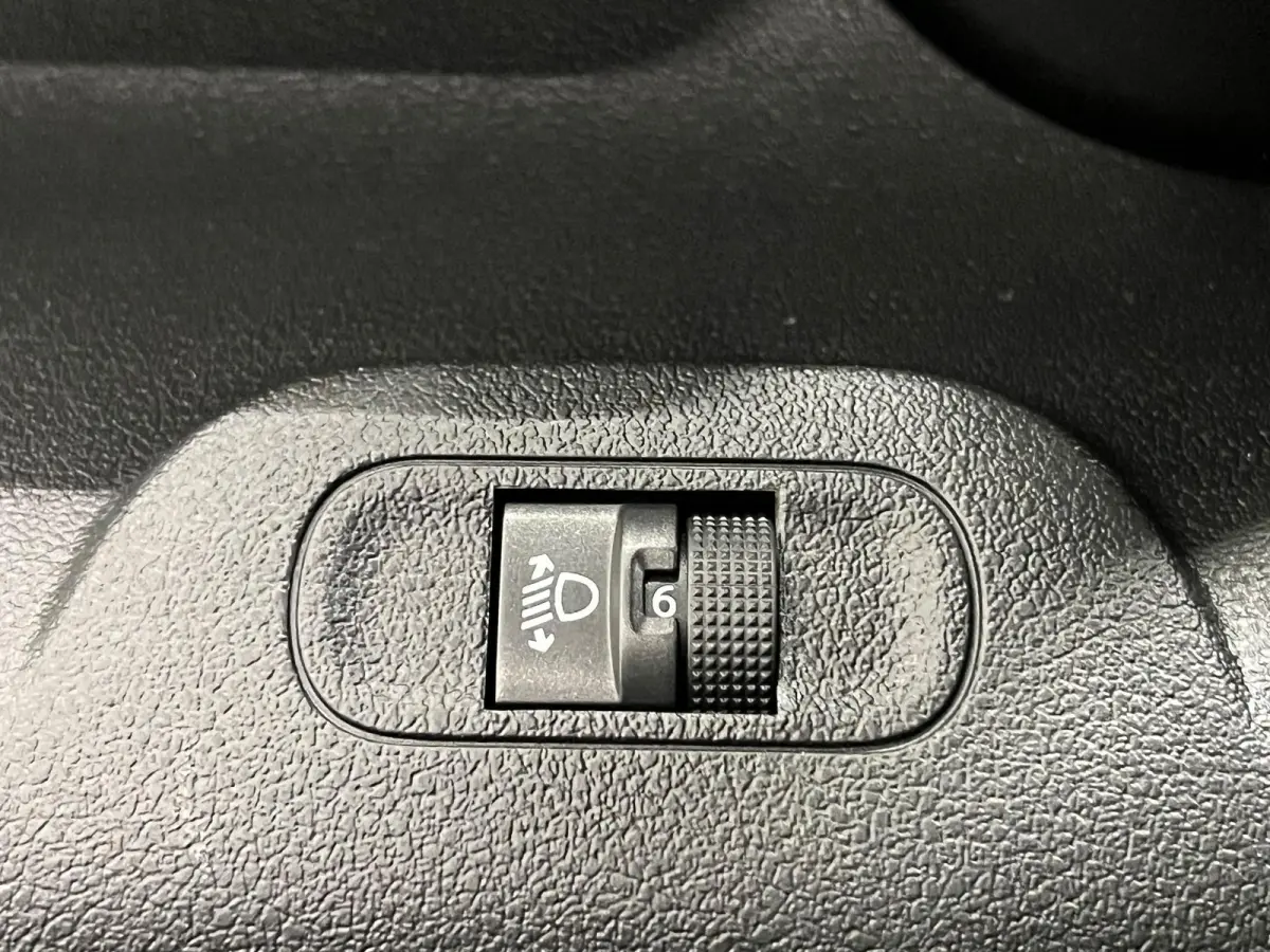 1.5 BlueHDi 100PK L2 Airco Cruise Control Navigatie Apple Carplay/Android Auto