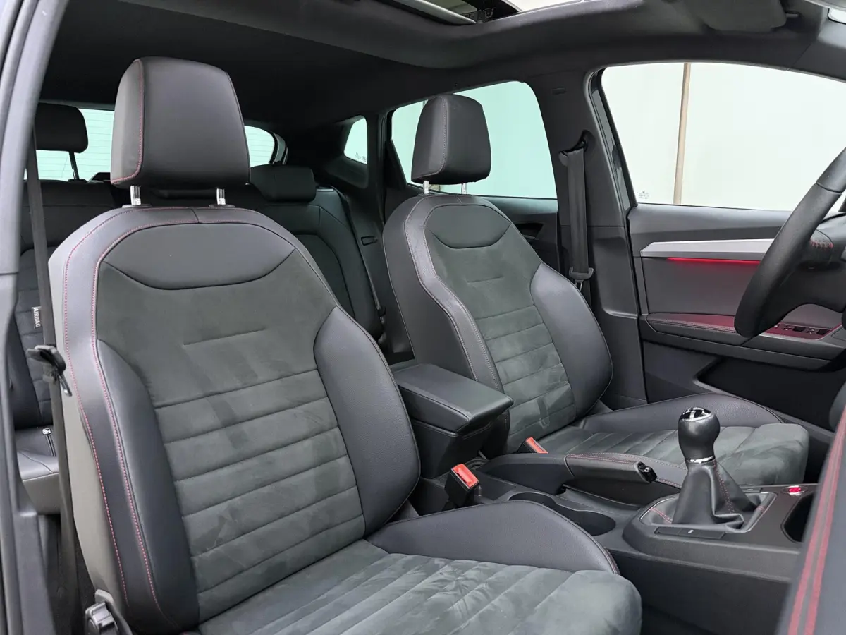 1.0 TSI FR Business Intense Plus 116PK | BEATS AUDIO | STOELVERWARMING | PANORAMADAK | NAVIGATIE