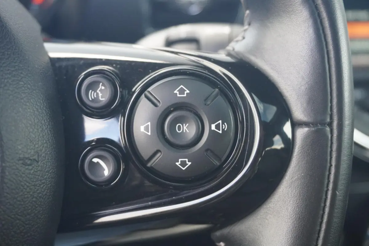 Cooper Richmond Park Edition | Harman Kardon | Panoramadak | Comfort Acces | Stoelverwarming | Trekhaak | Head-Up Display