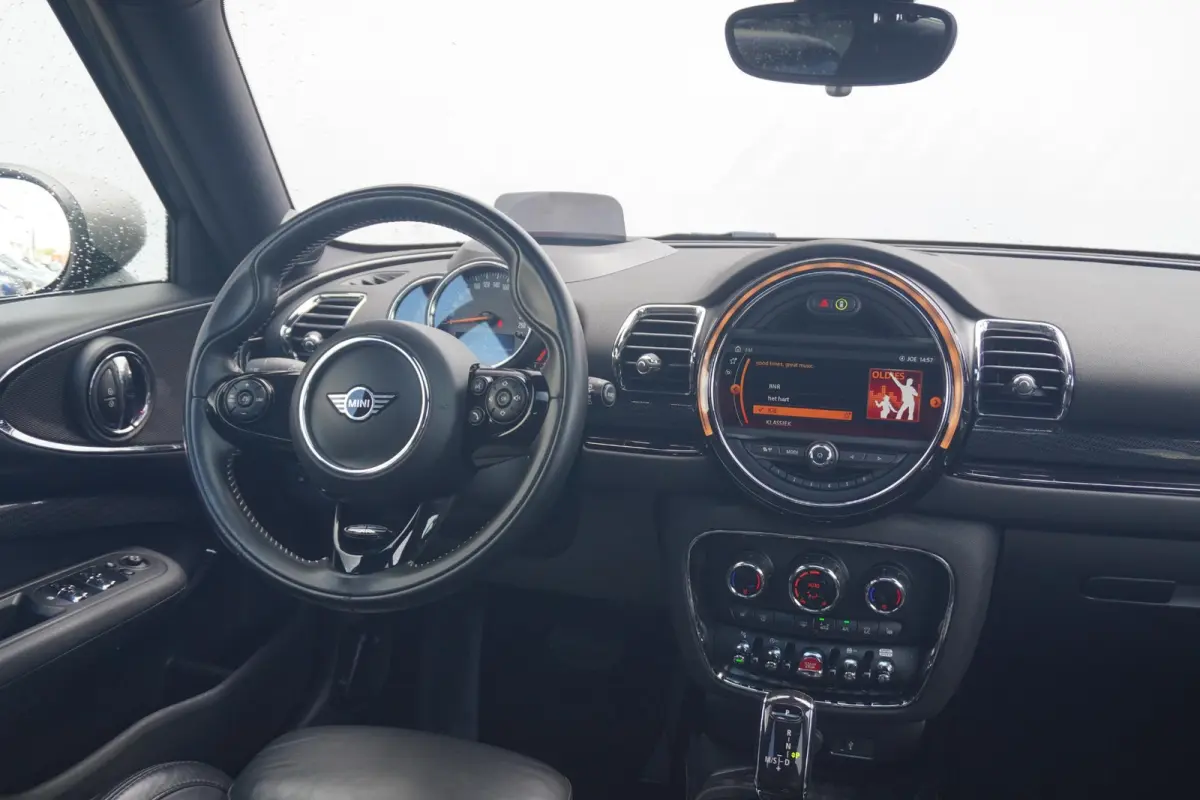 Cooper Richmond Park Edition | Harman Kardon | Panoramadak | Comfort Acces | Stoelverwarming | Trekhaak | Head-Up Display