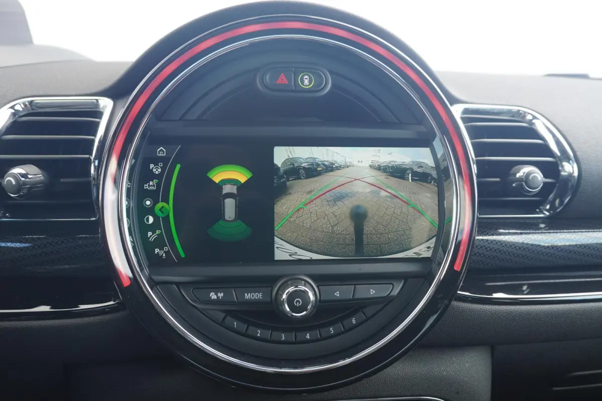 Cooper Richmond Park Edition | Harman Kardon | Panoramadak | Comfort Acces | Stoelverwarming | Trekhaak | Head-Up Display