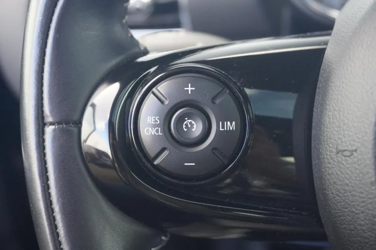 Cooper Richmond Park Edition | Harman Kardon | Panoramadak | Comfort Acces | Stoelverwarming | Trekhaak | Head-Up Display