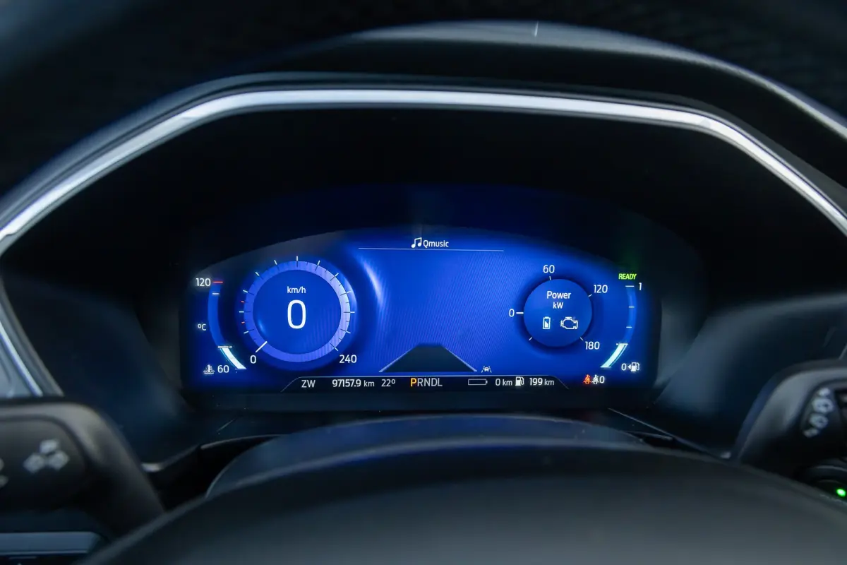 2.5 PHEV Titanium | 100% dealer o.h. | Trekhaak | Adaptieve cruise | Standkachel | Parkeercamera | Apple carplay / andriod auto