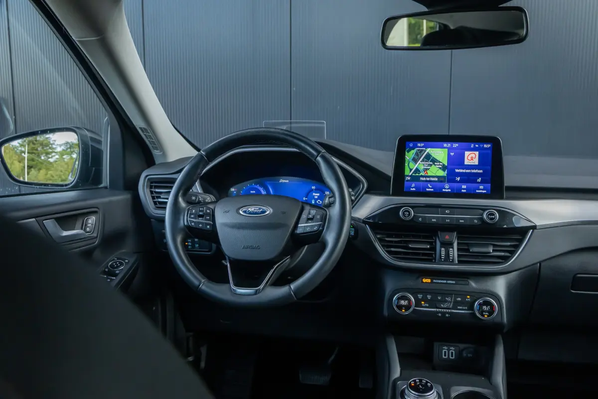 2.5 PHEV Titanium | 100% dealer o.h. | Trekhaak | Adaptieve cruise | Standkachel | Parkeercamera | Apple carplay / andriod auto