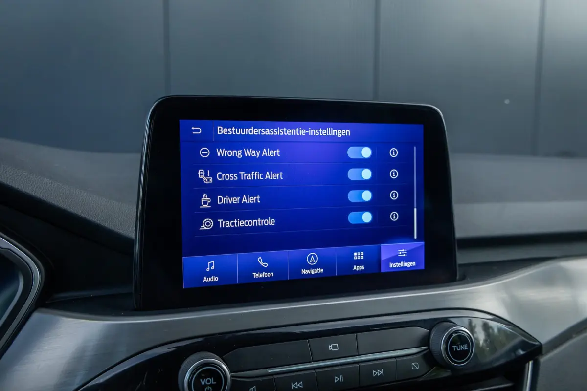 2.5 PHEV Titanium | 100% dealer o.h. | Trekhaak | Adaptieve cruise | Standkachel | Parkeercamera | Apple carplay / andriod auto