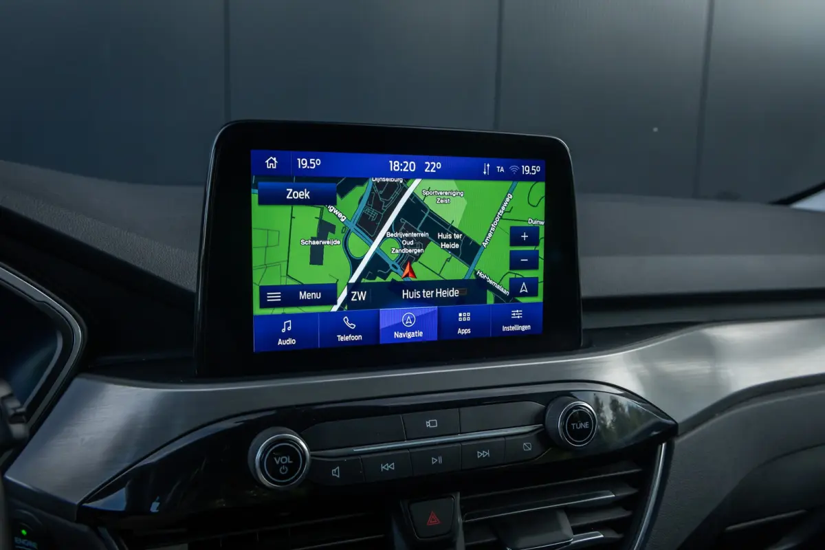 2.5 PHEV Titanium | 100% dealer o.h. | Trekhaak | Adaptieve cruise | Standkachel | Parkeercamera | Apple carplay / andriod auto