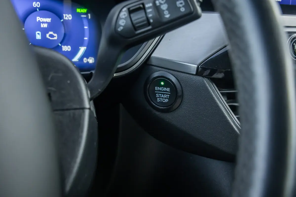 2.5 PHEV Titanium | 100% dealer o.h. | Trekhaak | Adaptieve cruise | Standkachel | Parkeercamera | Apple carplay / andriod auto