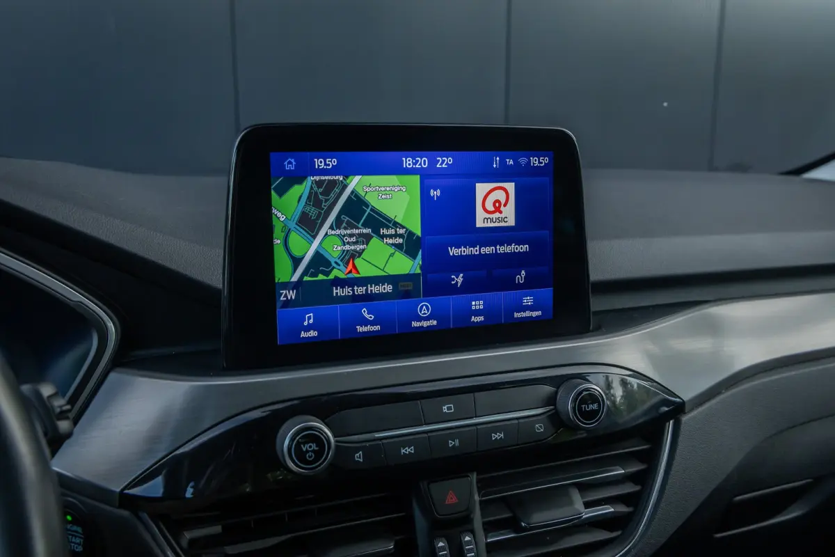 2.5 PHEV Titanium | 100% dealer o.h. | Trekhaak | Adaptieve cruise | Standkachel | Parkeercamera | Apple carplay / andriod auto