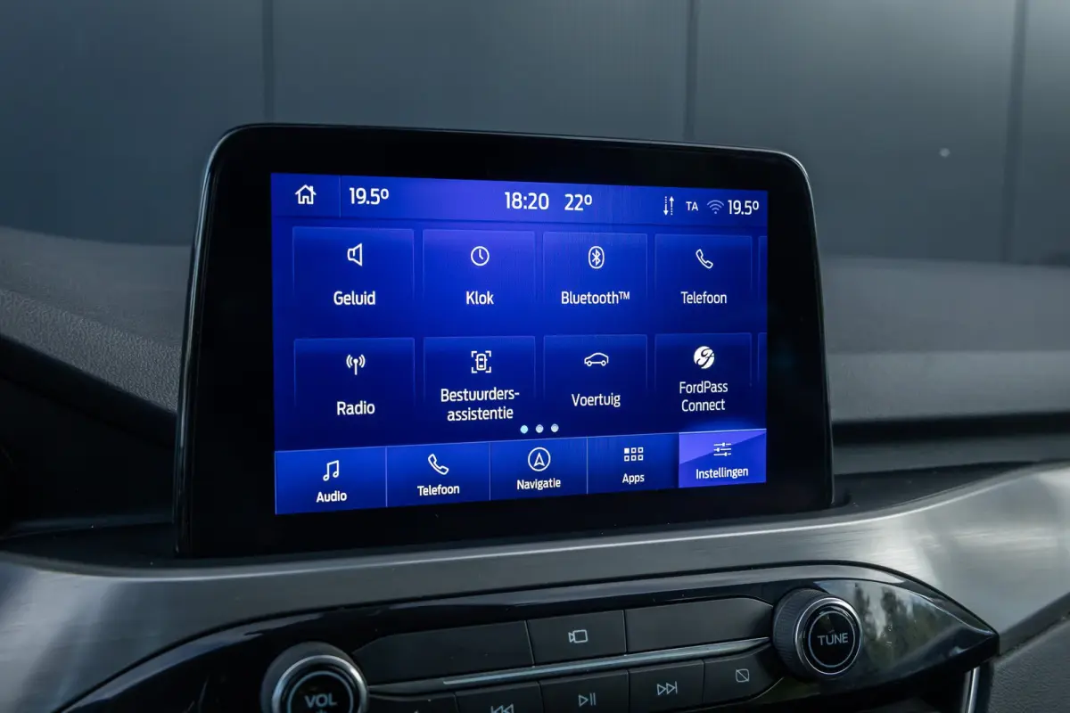 2.5 PHEV Titanium | 100% dealer o.h. | Trekhaak | Adaptieve cruise | Standkachel | Parkeercamera | Apple carplay / andriod auto