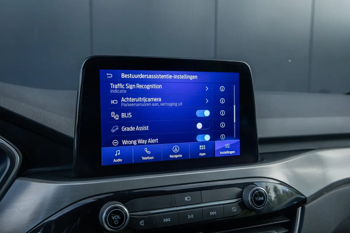 2.5 PHEV Titanium | 100% dealer o.h. | Trekhaak | Adaptieve cruise | Standkachel | Parkeercamera | Apple carplay / andriod auto