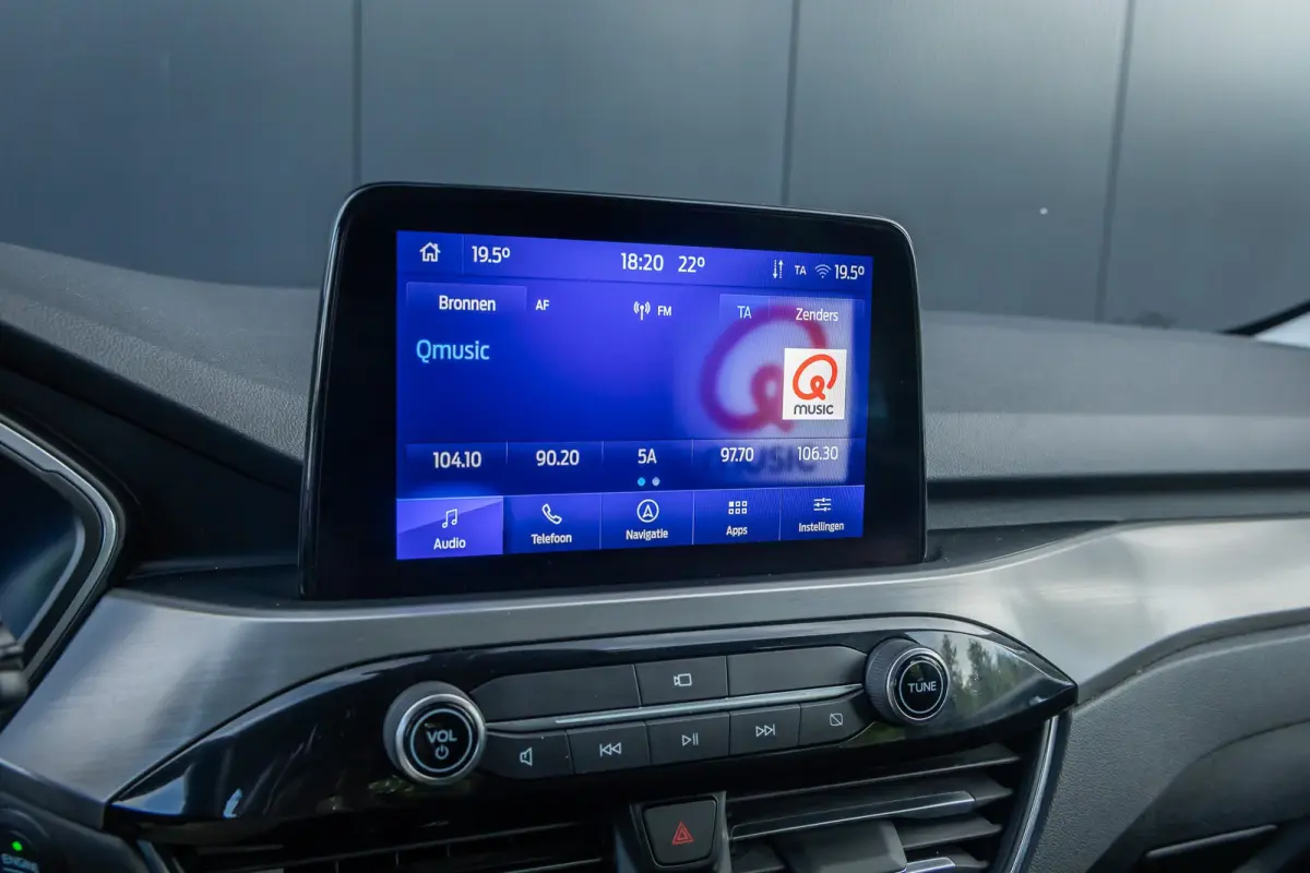 2.5 PHEV Titanium | 100% dealer o.h. | Trekhaak | Adaptieve cruise | Standkachel | Parkeercamera | Apple carplay / andriod auto
