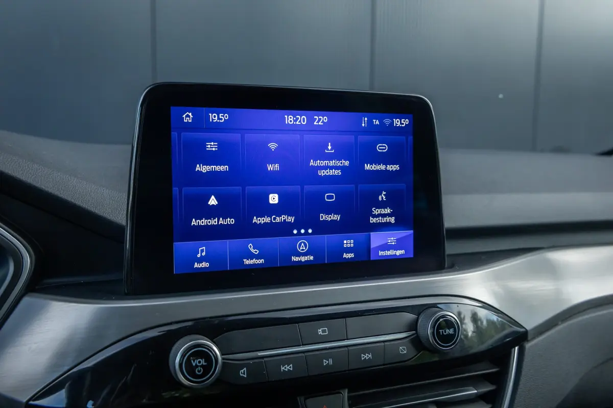 2.5 PHEV Titanium | 100% dealer o.h. | Trekhaak | Adaptieve cruise | Standkachel | Parkeercamera | Apple carplay / andriod auto