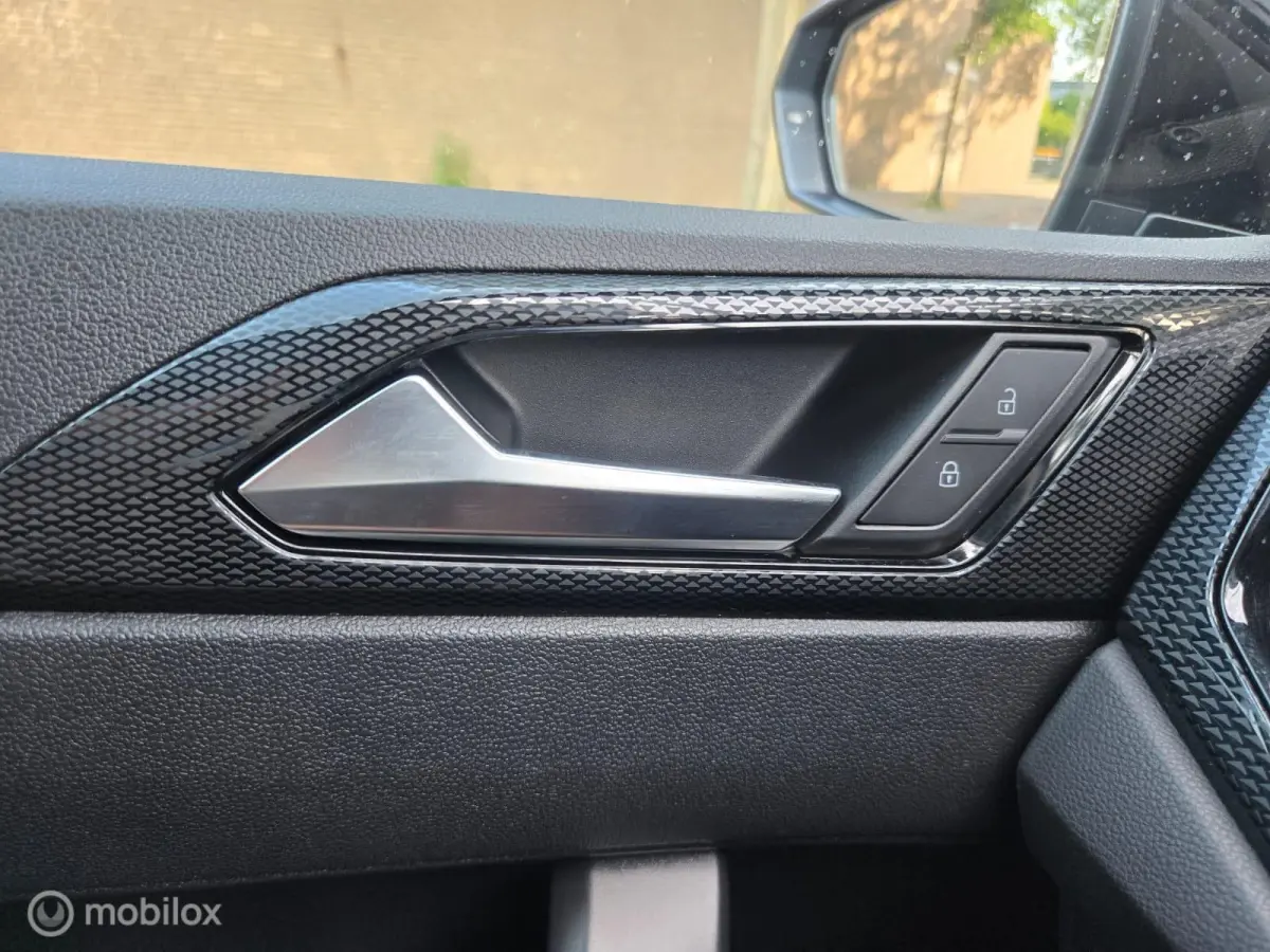 1.0 TSI Life Business IAPPLE CARI PDC I 57KM