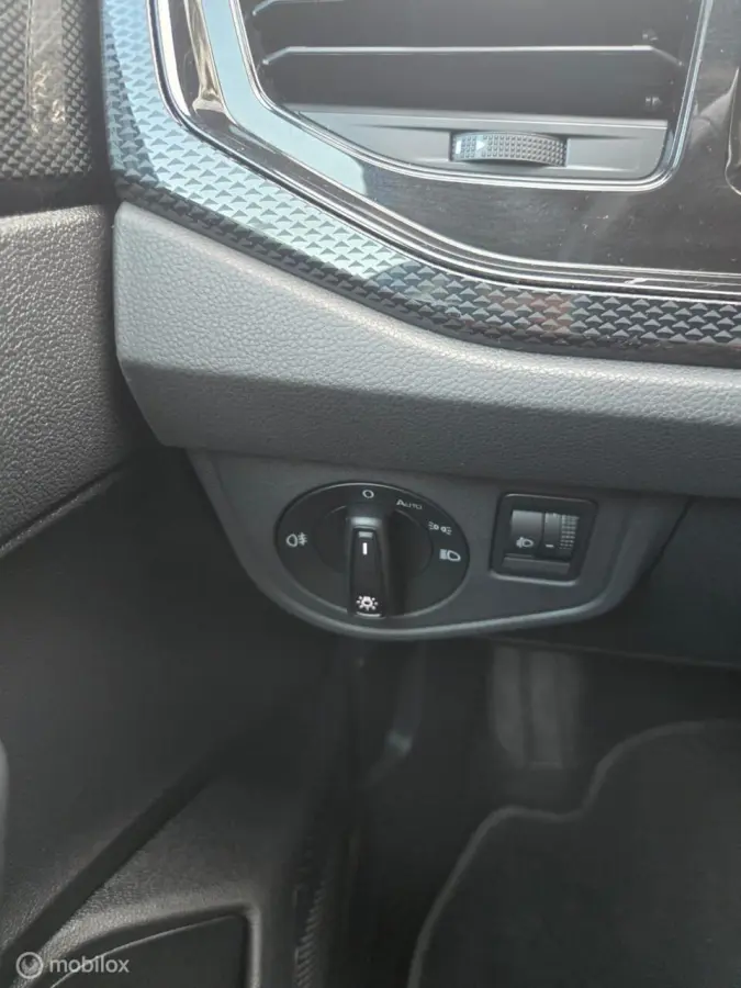 1.0 TSI Life Business IAPPLE CARI PDC I 57KM