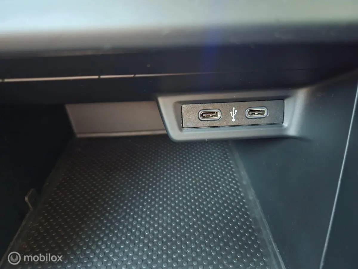 1.0 TSI Life Business IAPPLE CARI PDC I 57KM