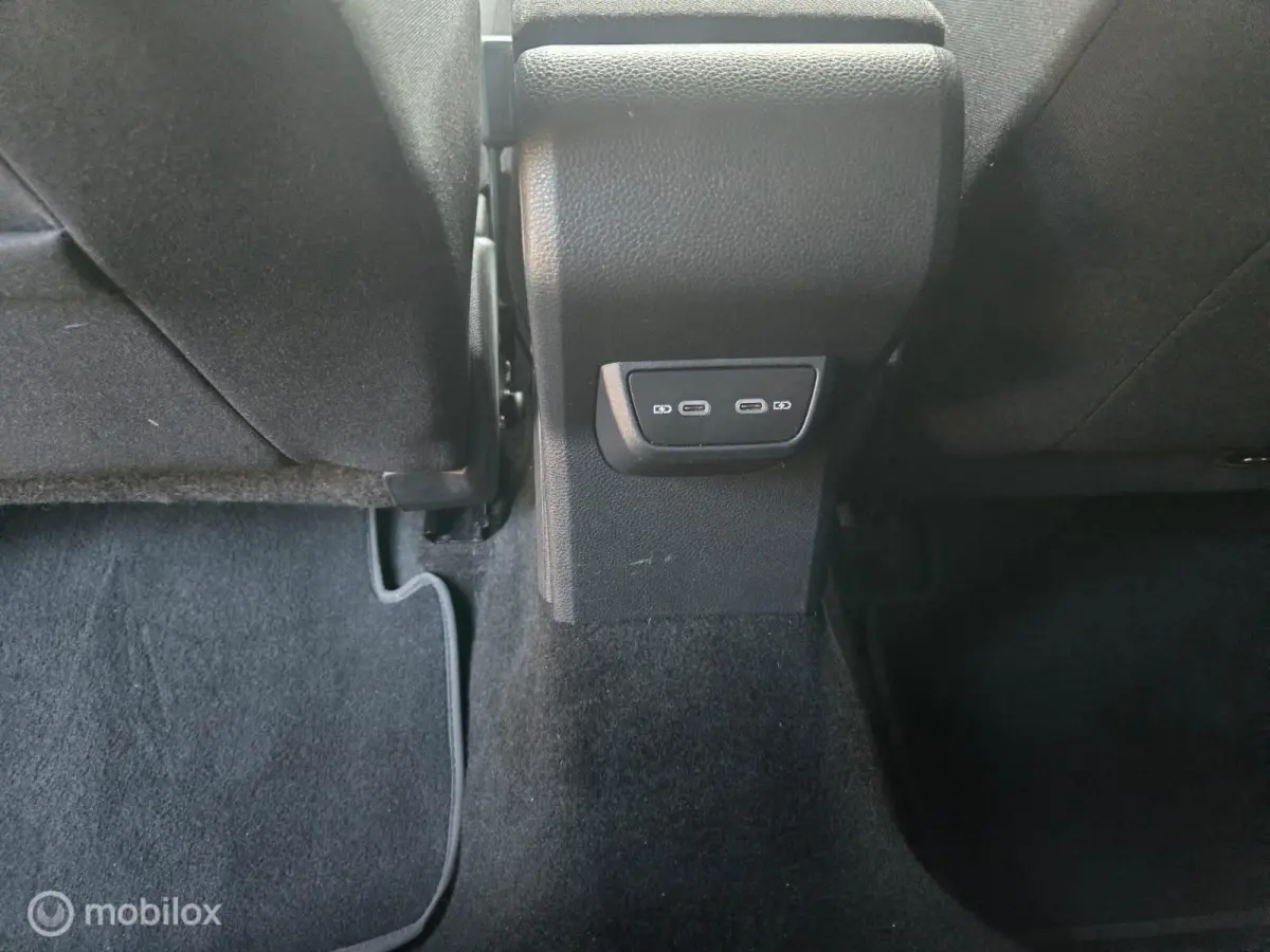 1.0 TSI Life Business IAPPLE CARI PDC I 57KM
