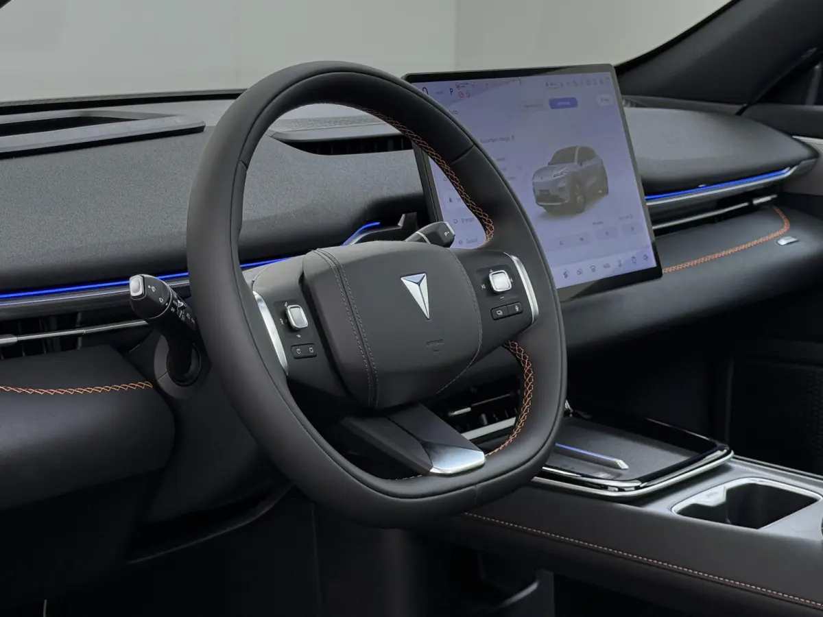 MAX 200KW | 68.8kwh | NIEUWE AUTO | PANORAMADAK | 20" LMV | 360° CAMERA | HEAD-UP DISPLAY | LEDEREN BEKLEDING | STOELVERWARMING | FULL OPTIONS | FABRIEKSGARANTIE T/M 2033 |