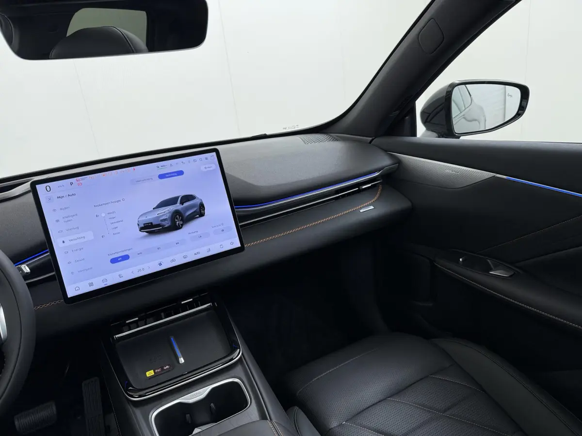 MAX 200KW | 68.8kwh | NIEUWE AUTO | PANORAMADAK | 20" LMV | 360° CAMERA | HEAD-UP DISPLAY | LEDEREN BEKLEDING | STOELVERWARMING | FULL OPTIONS | FABRIEKSGARANTIE T/M 2033 |