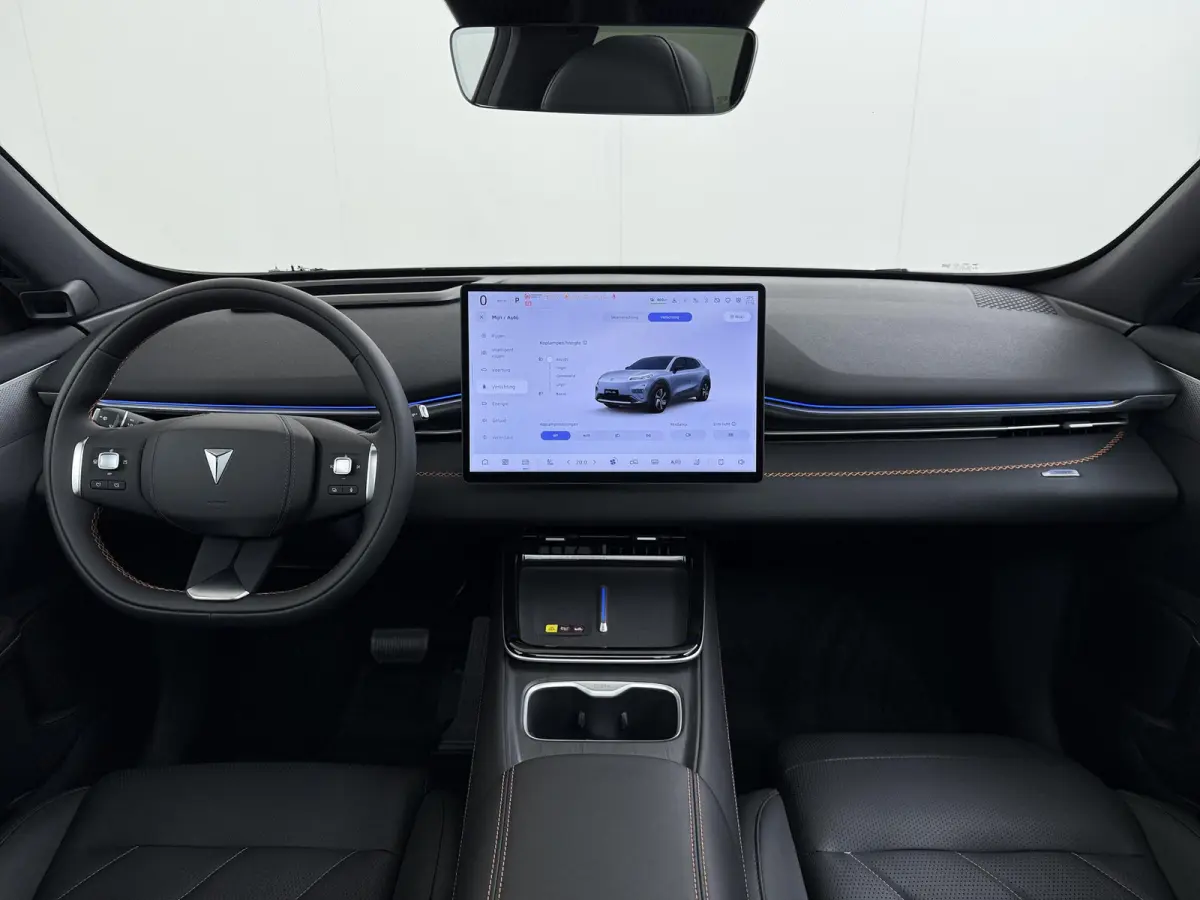 MAX 200KW | 68.8kwh | NIEUWE AUTO | PANORAMADAK | 20" LMV | 360° CAMERA | HEAD-UP DISPLAY | LEDEREN BEKLEDING | STOELVERWARMING | FULL OPTIONS | FABRIEKSGARANTIE T/M 2033 |