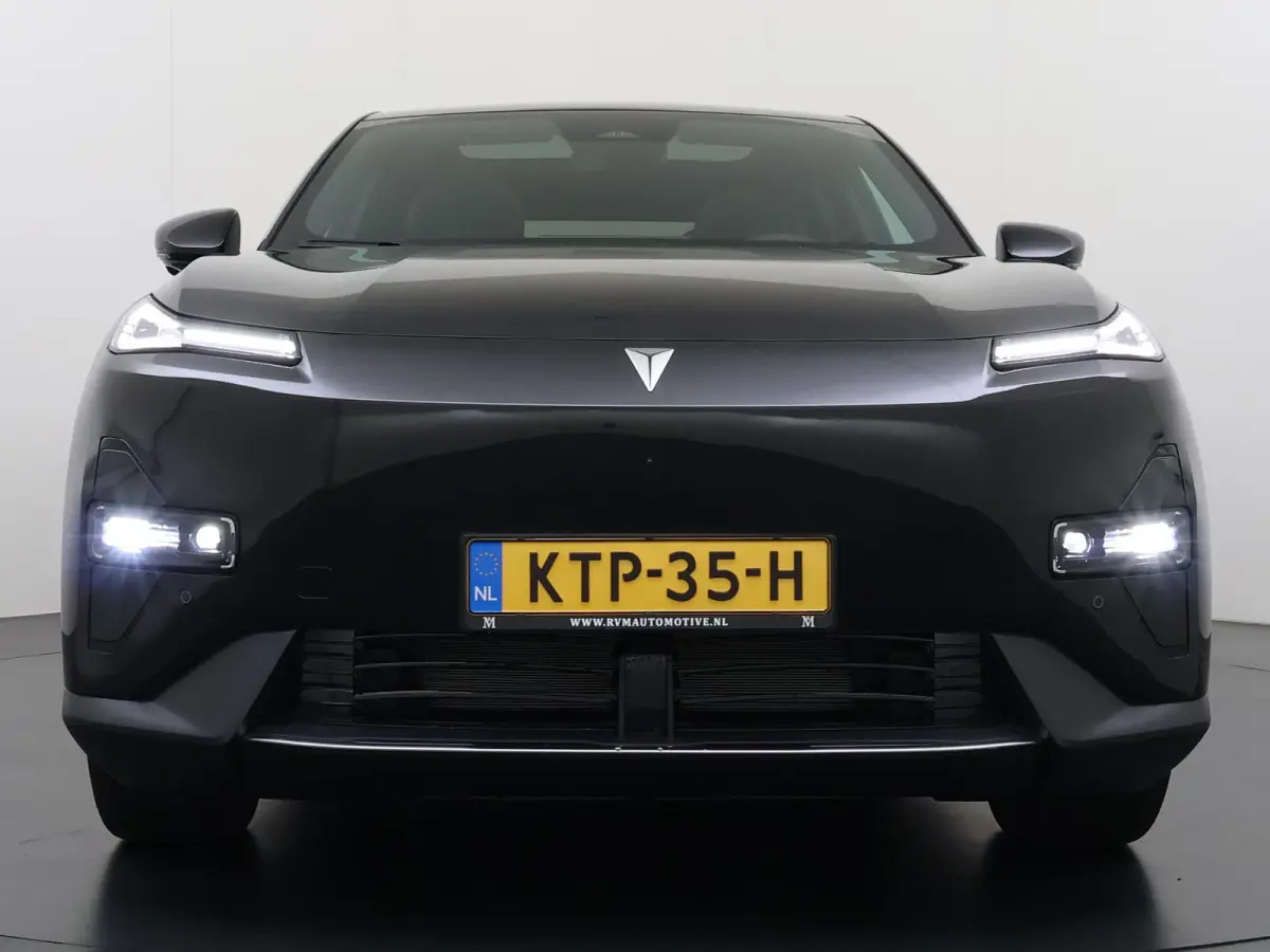 MAX 200KW | 68.8kwh | NIEUWE AUTO | PANORAMADAK | 20" LMV | 360° CAMERA | HEAD-UP DISPLAY | LEDEREN BEKLEDING | STOELVERWARMING | FULL OPTIONS | FABRIEKSGARANTIE T/M 2033 |