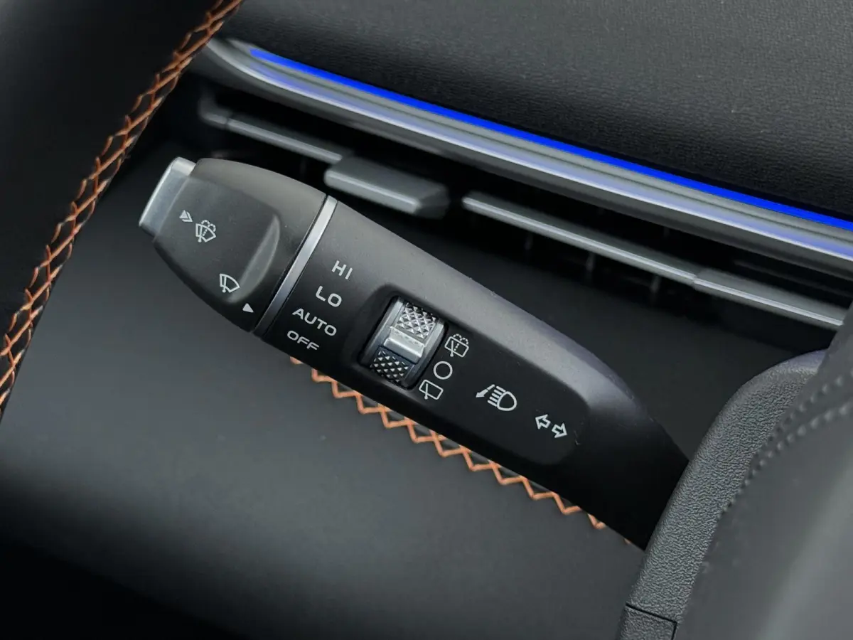 MAX 200KW | 68.8kwh | NIEUWE AUTO | PANORAMADAK | 20" LMV | 360° CAMERA | HEAD-UP DISPLAY | LEDEREN BEKLEDING | STOELVERWARMING | FULL OPTIONS | FABRIEKSGARANTIE T/M 2033 |