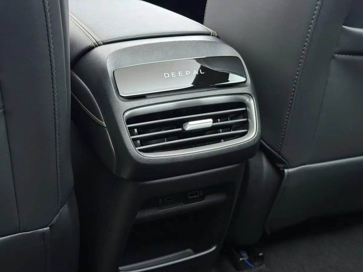 MAX 200KW | 68.8kwh | NIEUWE AUTO | PANORAMADAK | 20" LMV | 360° CAMERA | HEAD-UP DISPLAY | LEDEREN BEKLEDING | STOELVERWARMING | FULL OPTIONS | FABRIEKSGARANTIE T/M 2033 |