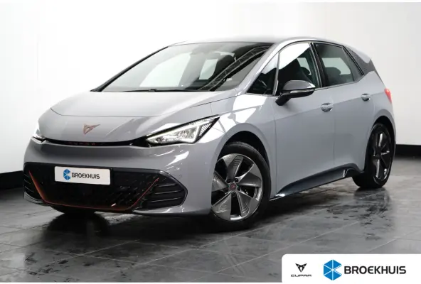 Essential 62 kWh 204PK | Achteruitrijcamera | Dode hoek detectie | Navigatie & Apple Carplay | Stuurwielverwarming