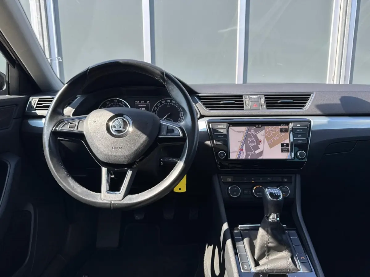 1.4 TSI Ambition Business | Pano | Carplay | Isofix | Navi | Cruise | Carplay