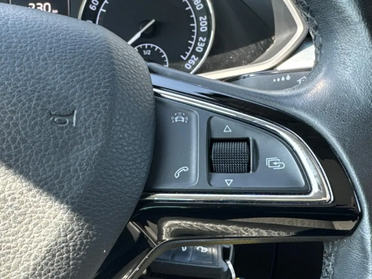 1.4 TSI Ambition Business | Pano | Carplay | Isofix | Navi | Cruise | Carplay