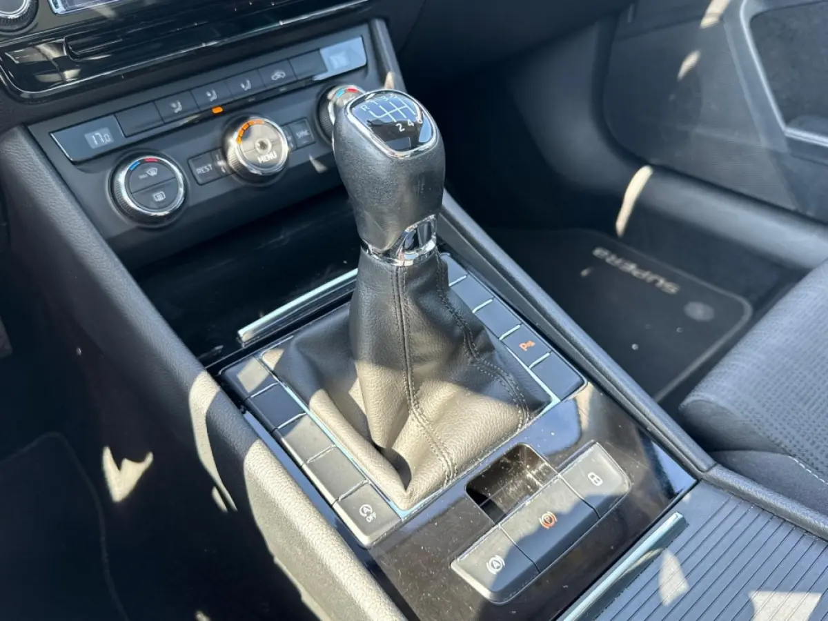 1.4 TSI Ambition Business | Pano | Carplay | Isofix | Navi | Cruise | Carplay