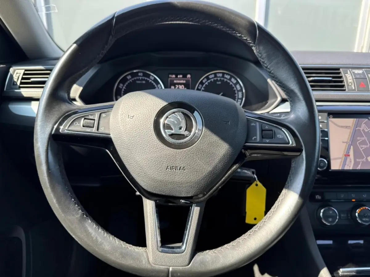 1.4 TSI Ambition Business | Pano | Carplay | Isofix | Navi | Cruise | Carplay