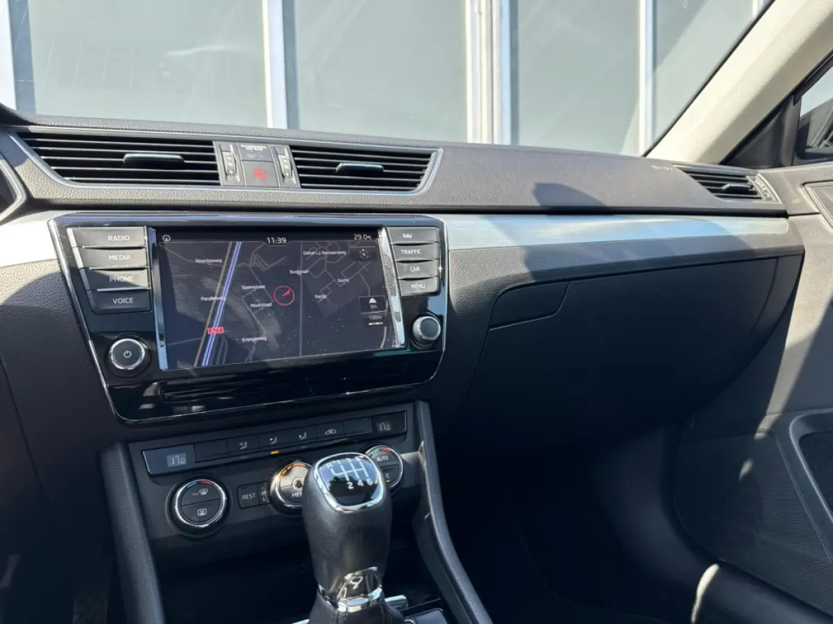 1.4 TSI Ambition Business | Pano | Carplay | Isofix | Navi | Cruise | Carplay