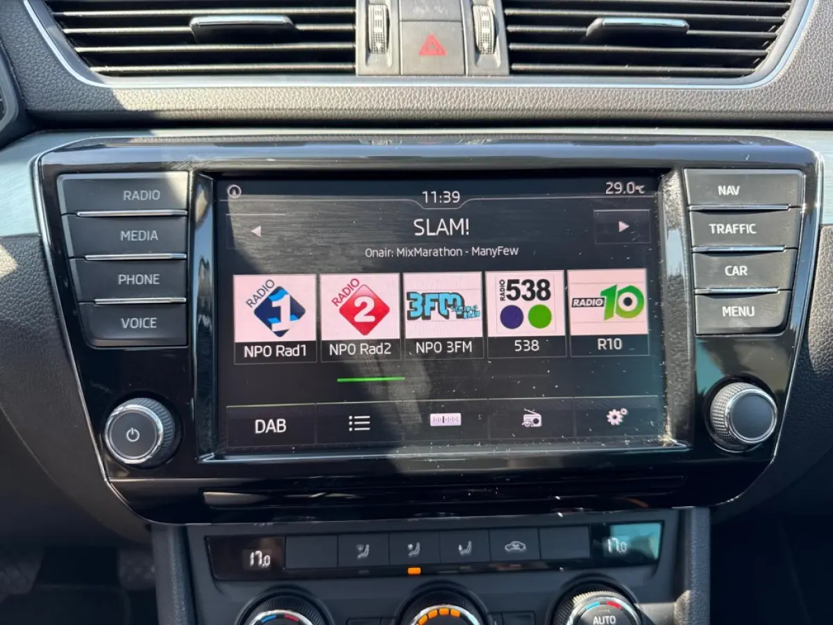 1.4 TSI Ambition Business | Pano | Carplay | Isofix | Navi | Cruise | Carplay
