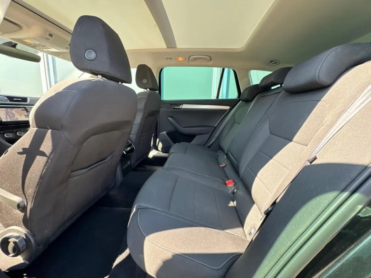 1.4 TSI Ambition Business | Pano | Carplay | Isofix | Navi | Cruise | Carplay